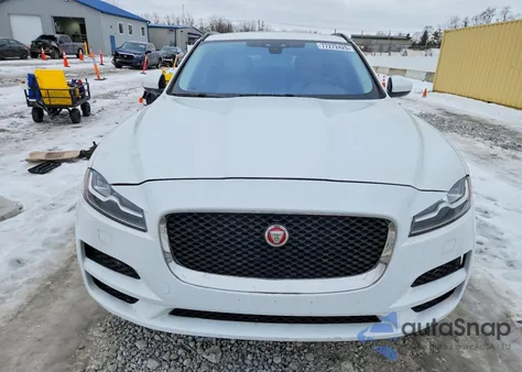 2017 Jaguar F-Pace Prestige z USA, uszkodzony, nr VIN SADCK2BV9HA065533